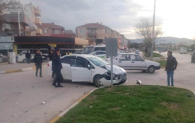 Gönen’de Kaza: 2 Yaralı