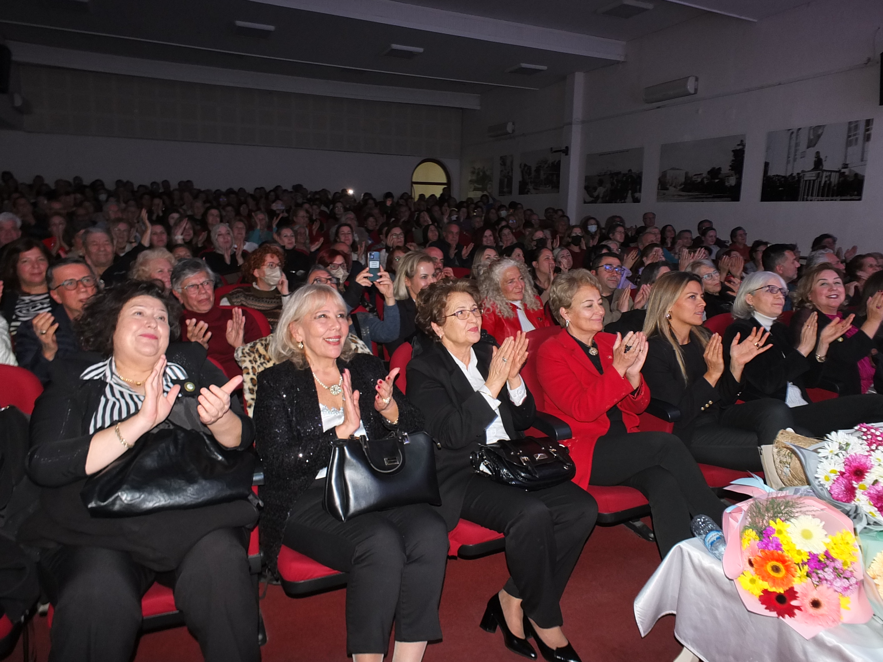 Bu konserin geliri öğrencilere burs olacak