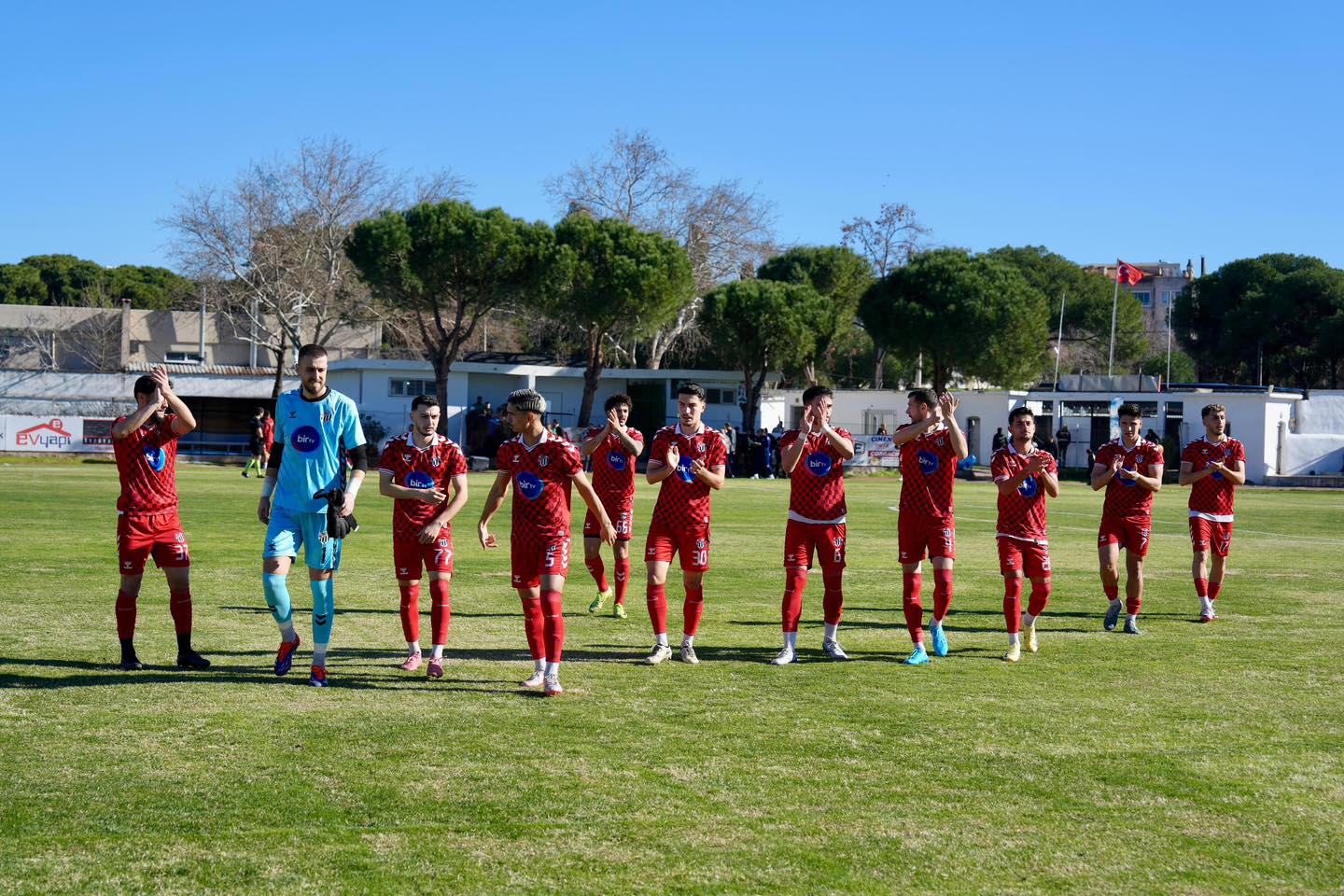 Burhaniye, 8 Eylül'e derbi galibiyetiyle geri döndü