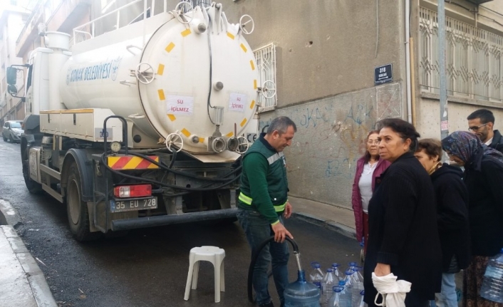 İzmirliler iki gündür su kuyruğunda