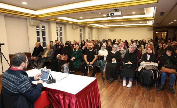 “Zihinler sloganlara teslim olmuş”