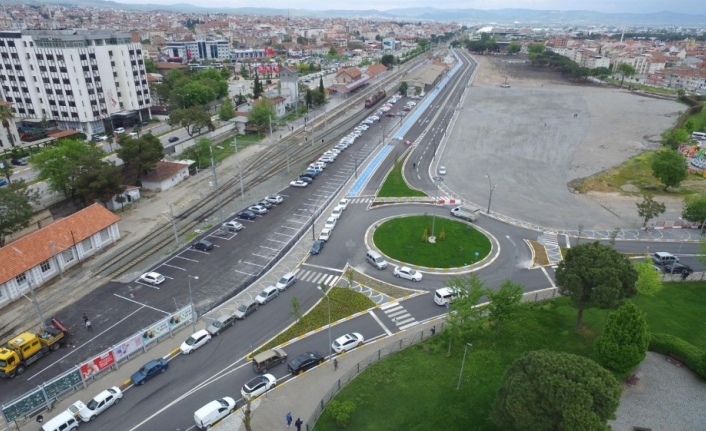 Gar yolu yeşile büründü