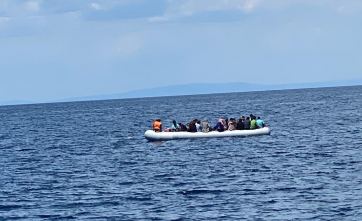 Yunanistan düzensiz göçmenleri ölüme terk etti