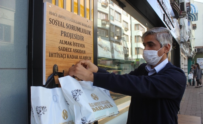 Bursa’da askıda baklava uygulaması başladı