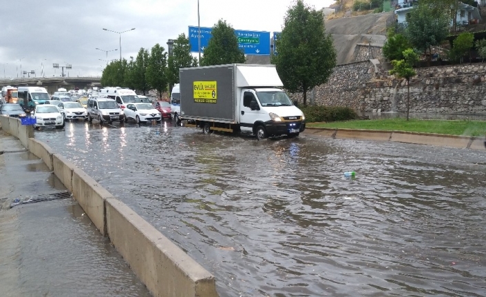 İzmir yağmura teslim