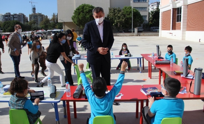 Milli Eğitim Bakanı Selçuk: “Okullarda kimsenin burnu bile kanamadı”