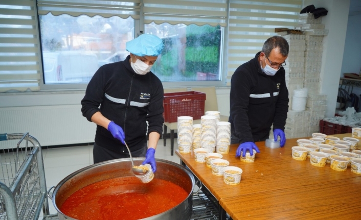 Ayvalık Belediyesi’nden şefkatli el; aşevi