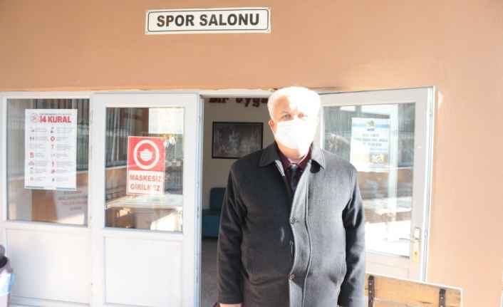 Balıkesir’de cuma namazı için spor salonları ibadete açıldı