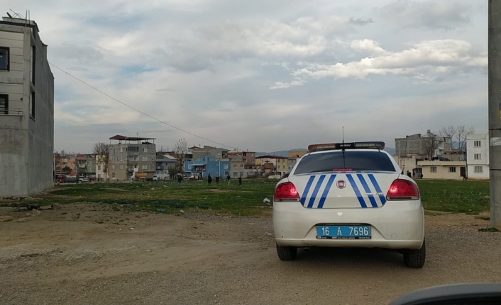 Bursa’da polisi gören çocuklar çil yavrusu gibi dağıldı