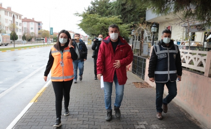 Pozitif vakaların bulunduğu hanelere uyarı yazısı asıldı