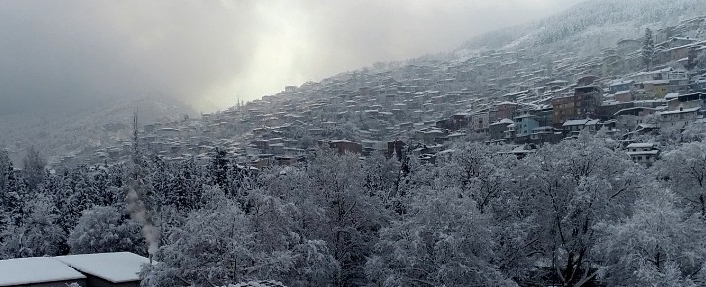 Bursa’nın renkli mahalleleri karla gün yüzüne çıktı