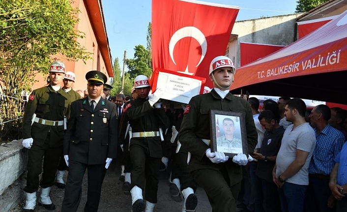 Şehidimizi Toprağa Verdik