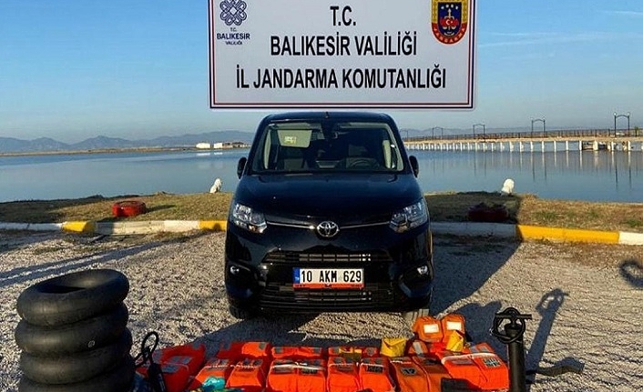 Ayvalık’ta 58 düzensiz göçmen ve 3 organizatör yakalandı