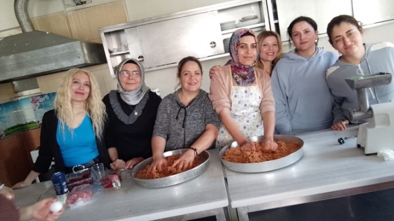 Burhaniyeli kadınlar Gaziantep Mutfağını öğreniyor