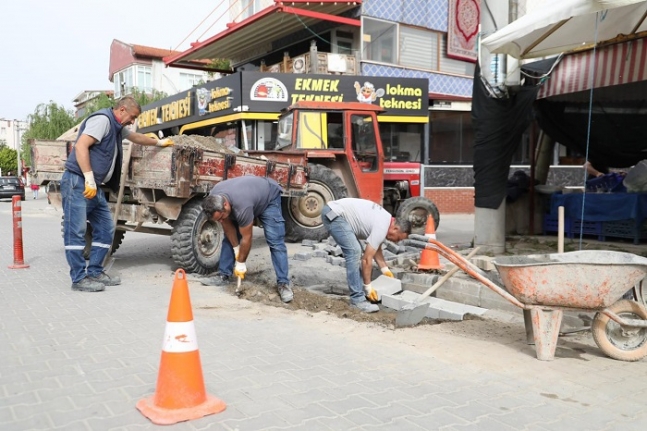 Burhaniye Genelinde Yol Yapım Çalışmaları Aralıksız Sürüyor