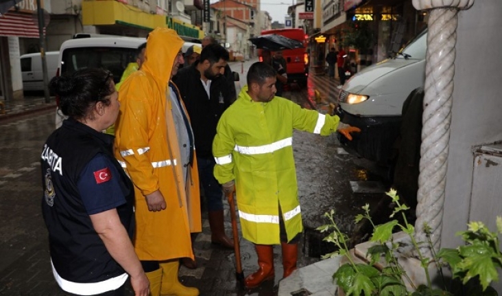 Başkan Ertaş, yağmurla mücadelede sahada