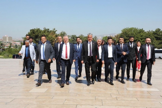 Başkan Ertaş, ekibiyle birlikte Anıtkabir’i ziyaret etti