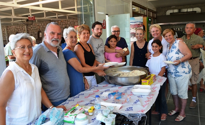 Ayvalık'ta ÇYDD'den kardelenlere pilav günü