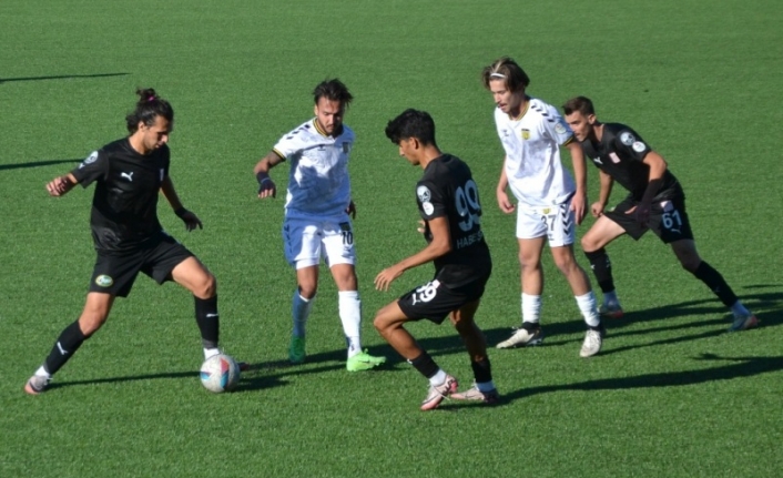 Ayvalıkgücü Bayburtla Puanları Paylaştı: 2 - 2