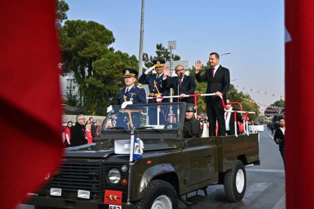 Balıkesir Cumhuriyet’i kutluyor