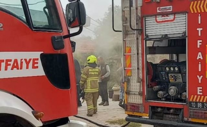 Bandırma'da yangın mahalleyi duman altında bıraktı