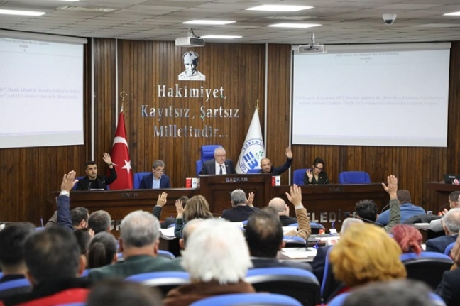 Edremit Belediyesi Meclis toplantısında gerginlik! Salonu terk ettiler