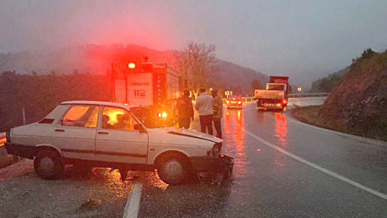 Balıkesir Dursunbey’de Renault kazası: 2 yaralı