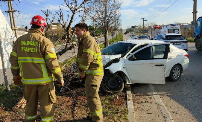 Bandırma’da kaza: Araçlar farklı yönlere savruldu