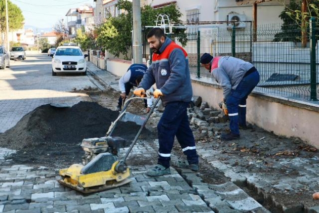 Burhaniye'de çalışmalar titizlikle sürdürülüyor