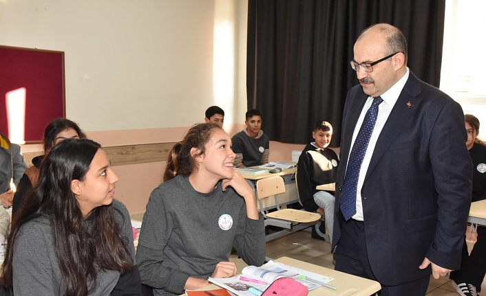 Vali Ustaoğlu'ndan Balıkesir eğitim ailesine destek ziyareti: Geleceğin inşasında birlikteliğin önemi