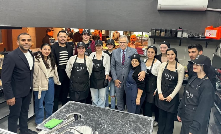 Yeni Mahalle'de Boston Cafe törenle açıldı