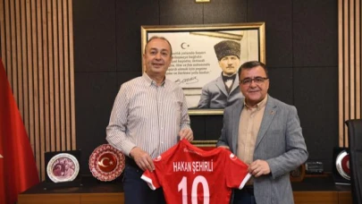 Başkan Şehirli’den Balıkesirspor’a Destek