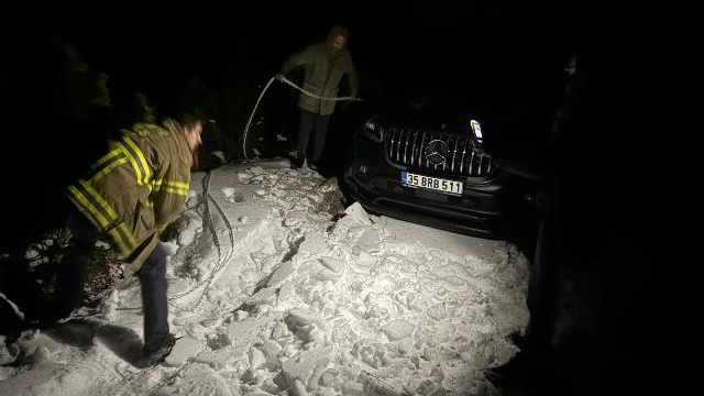 Kazdağı Sarıkız Tepesi’nde mahsur kalan iki kişi kurtarıldı