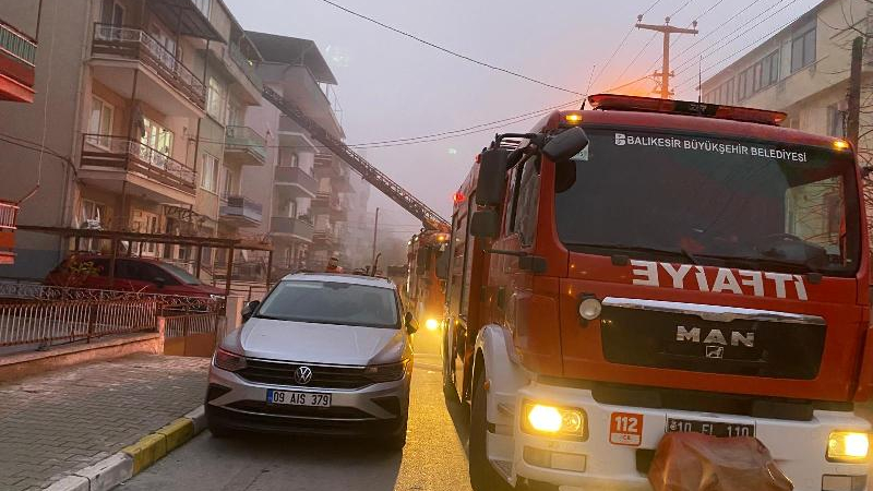 Balıkesir'de sabah aynı saatte iki ayrı yerde yangın çıktı