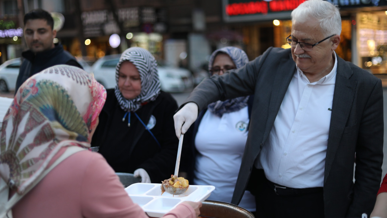 Burhaniye Ramazana hazırlanıyor