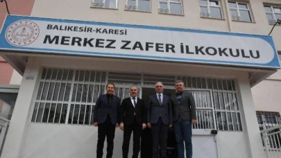 Balıkesir'de Müdür Demir, okul ziyaretlerini sürdürüyor