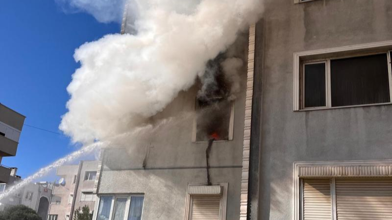 Burhaniye Kemer Sitesi’nde korkutan yangın