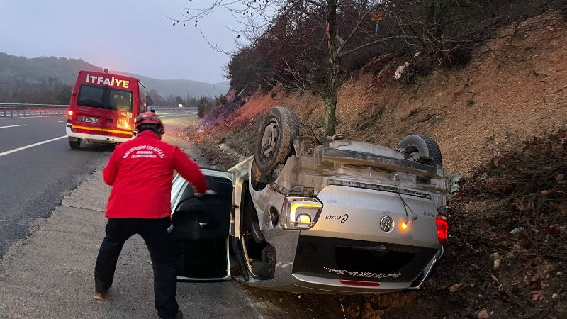 Balıkesir’de takla atan otomobilden kimse çıkmadı