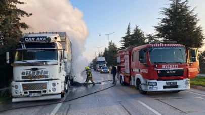 Balıkesir’de kamyonun balatalarından yangın çıktı