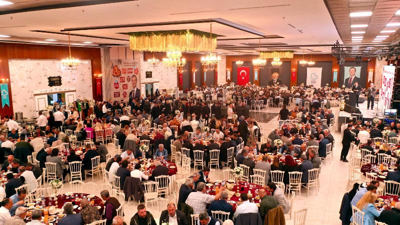 Başkan Akın, iftarda muhtarları ağırladı