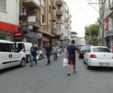 URHANİYE’ DE ESNAFLAR YUNAK CADDESİNDE TEK YÖN İSTEDİ