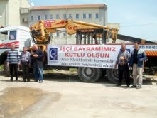 BURHANİYE’DE LOKMALI 1 MAYIS KUTLAMASI