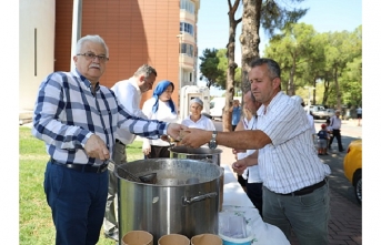 Burhaniye Belediyesinden 4 Bin Kişilik Aşure Hayrı