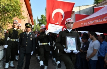 Şehidimizi Toprağa Verdik