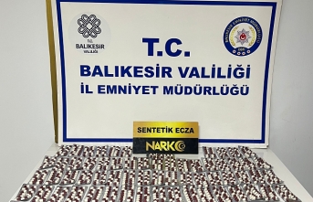 Ayvalık'ta narkotik polisi uyuşturucu hap satıcısını kıskıvrak yakaladı