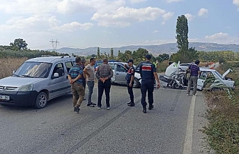 Savaştepe’deki kazada, üç otomobil çarpıştı: 3 yaralı