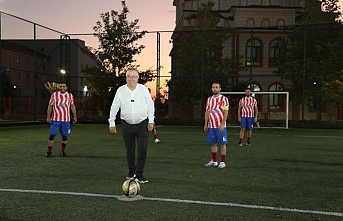 Edremit Belediyesi Cumhuriyet Kupası futbol turnuvası başladı