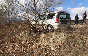 Balıkesir İvrindi’de ticari araç yoldan çıktı