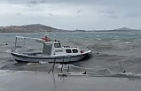 Ayvalık'ta Fırtına Tekneleri Batırdı Ağaçları Devirdi