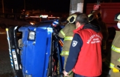 Edremit'te de kontrolden çıkan kamyonet beton direğe çarptı. 1 kişi öldü, 1 kişi yaralandı BALIKESİR